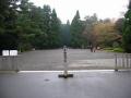 武蔵陵墓地へ入る所